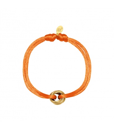 Armband met oranje satijnen koord en goudkleurige ringen