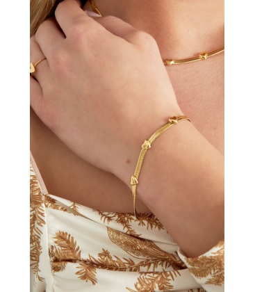  Goudkleurige Armband met 3 Harten - Elegantie en Liefde in Één | Webshop