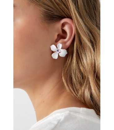  Witte oorstekers in de vorm van een bloem | Elegant & Tijdloos